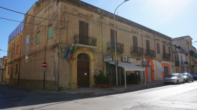 Palazzo/Stabile in Vendita a Castelvetrano