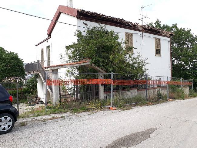 Rustico - Cascina TERAMO vendita  Contrada Mezzanotte  Zuccarini Immobiliare