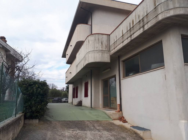 Casa indipendente in vendita a Piancarani, Campli (TE)