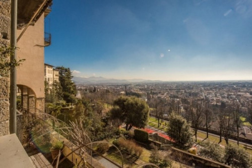 Appartamento in vendita a Bergamo