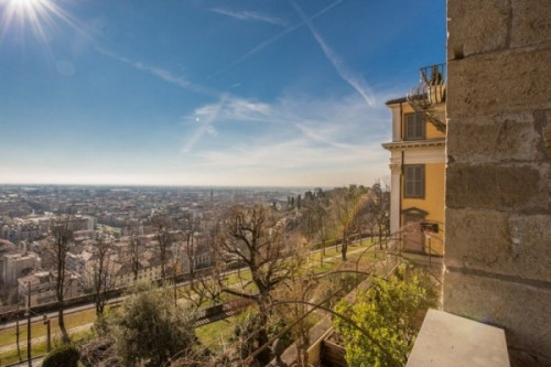 Appartamento in vendita a Bergamo