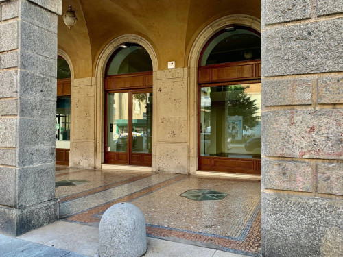 Attività commerciale in Affitto a Bergamo