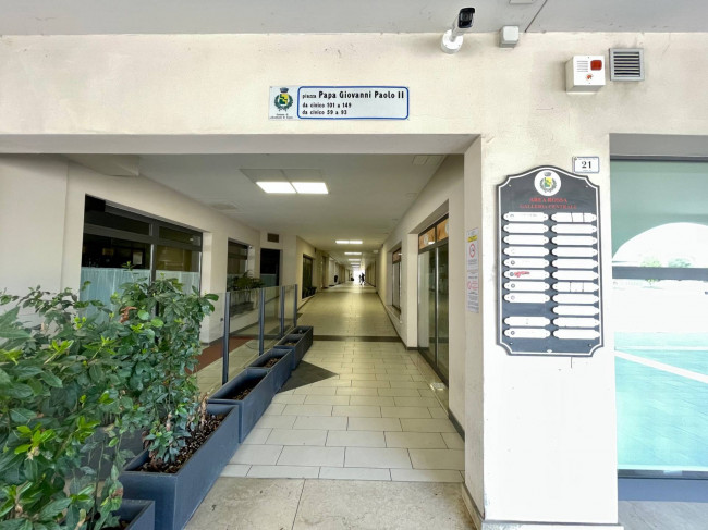 Negozio in Vendita a Brembate di Sopra