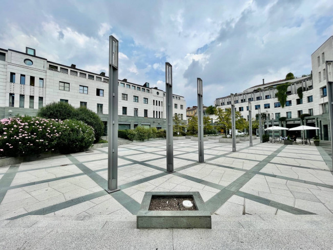 Locale commerciale in affitto a Bergamo