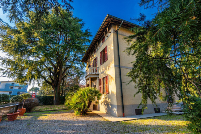 Villa in vendita a Brembate
