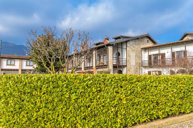 Villa in vendita a Almenno San Salvatore