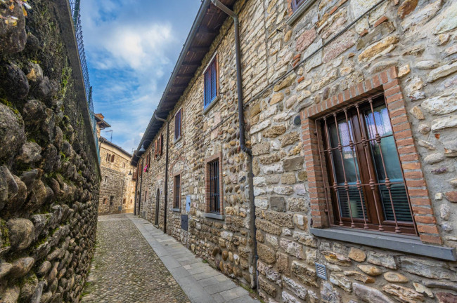 Villa in vendita a Almenno San Salvatore