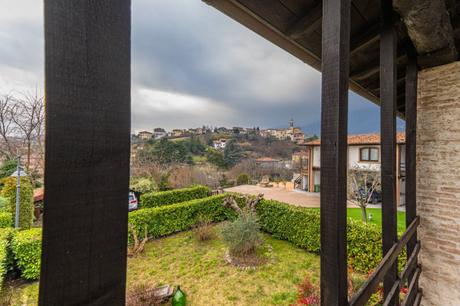 Villa in vendita a Almenno San Salvatore