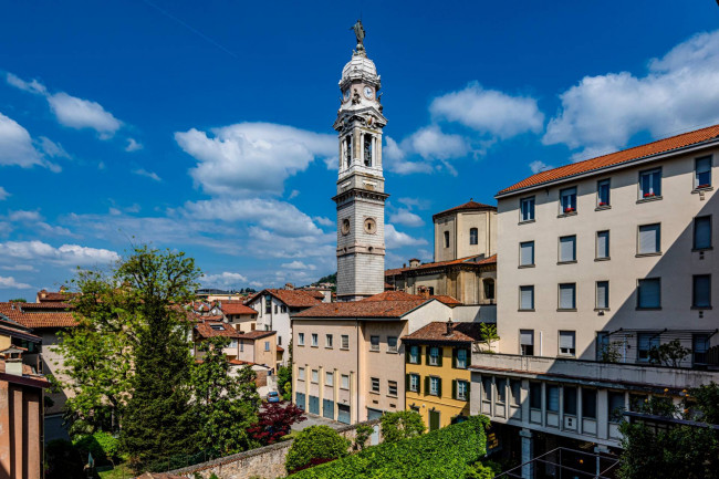 Appartamento in Affitto a Bergamo