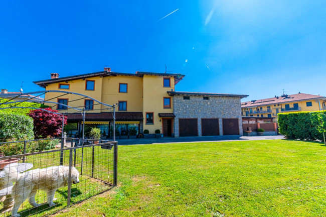 Villa in vendita a Grumello del Monte