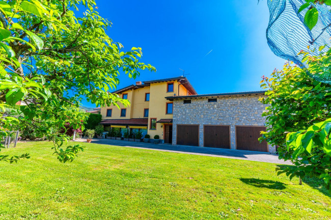 Villa in vendita a Grumello del Monte