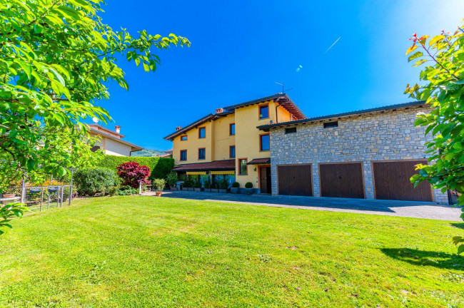 Villa in vendita a Grumello del Monte