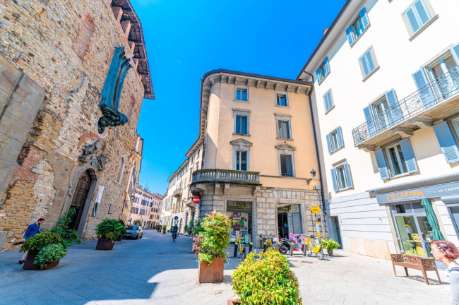 Appartamento in vendita a Bergamo
