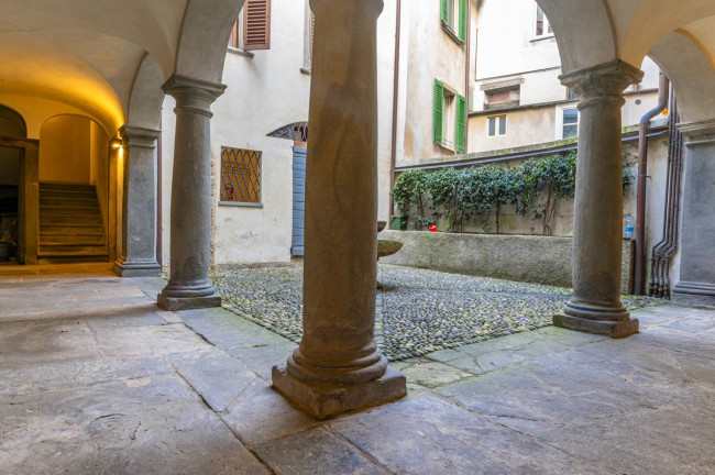 Palazzo in vendita a Bergamo