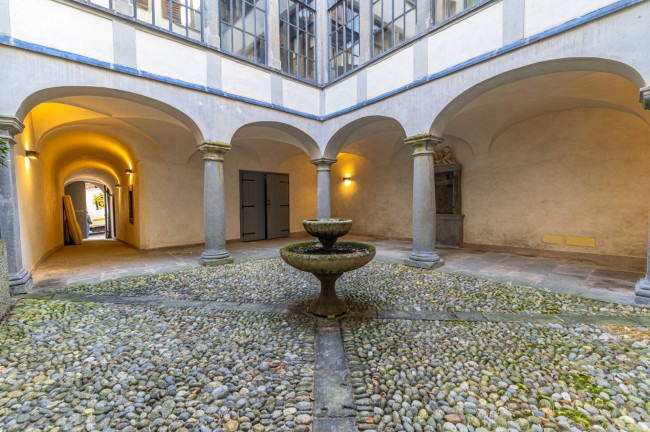 Palazzo in vendita a Bergamo