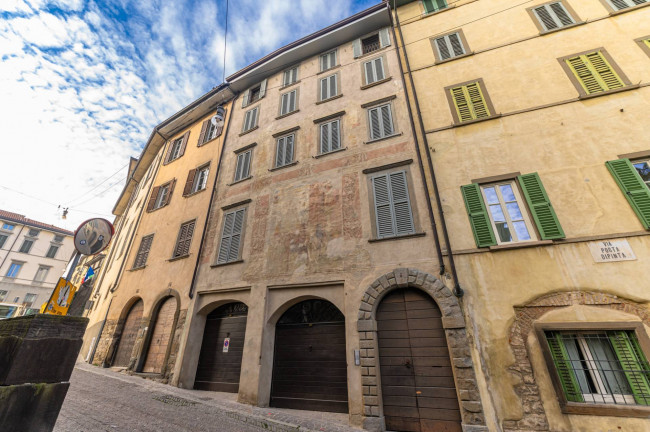 Palazzo in vendita a Bergamo