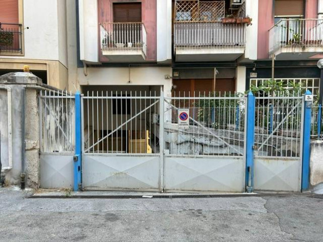 BOX GARAGE in Vendita a Palermo