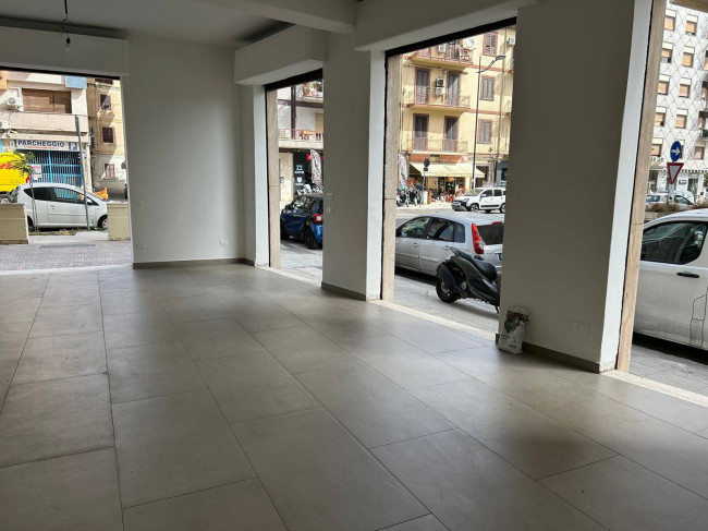 Locale commerciale in Affitto a Palermo