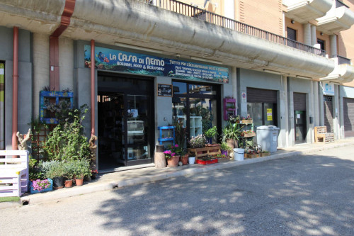 Locale commerciale