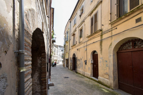 Fondo commerciale in vendita a Vasto (CH)