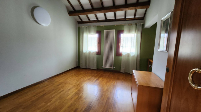  for Rent to Vicenza