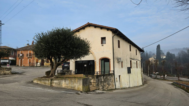 Locale commerciale in Affitto a Monteviale