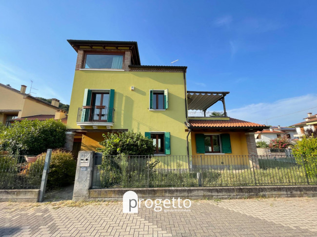 Casa singola in Affitto a Vicenza