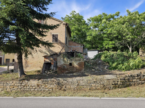 Rustic for Sale to San Ginesio