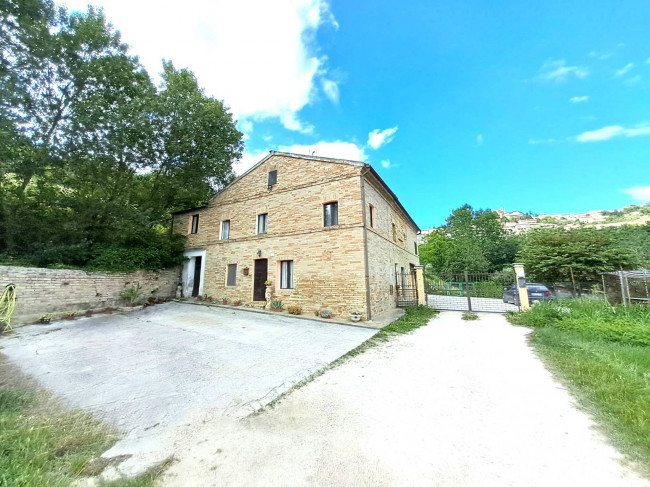 CASA CIELO/TERRA in Vendita a Montegiorgio