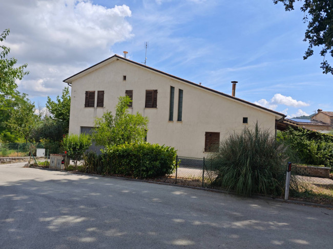 Casa singola in Vendita a Belforte del Chienti