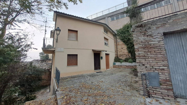 Casa singola in Vendita a Montegiorgio