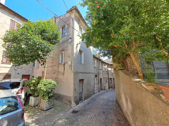 CASA CIELO/TERRA in Vendita a Montegiorgio
