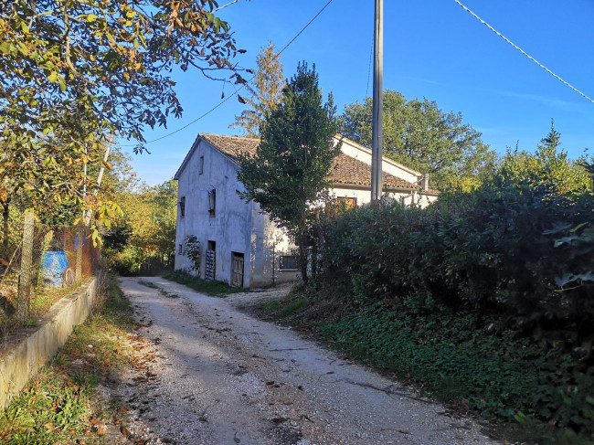 CASA CIELO/TERRA in Vendita a San Ginesio
