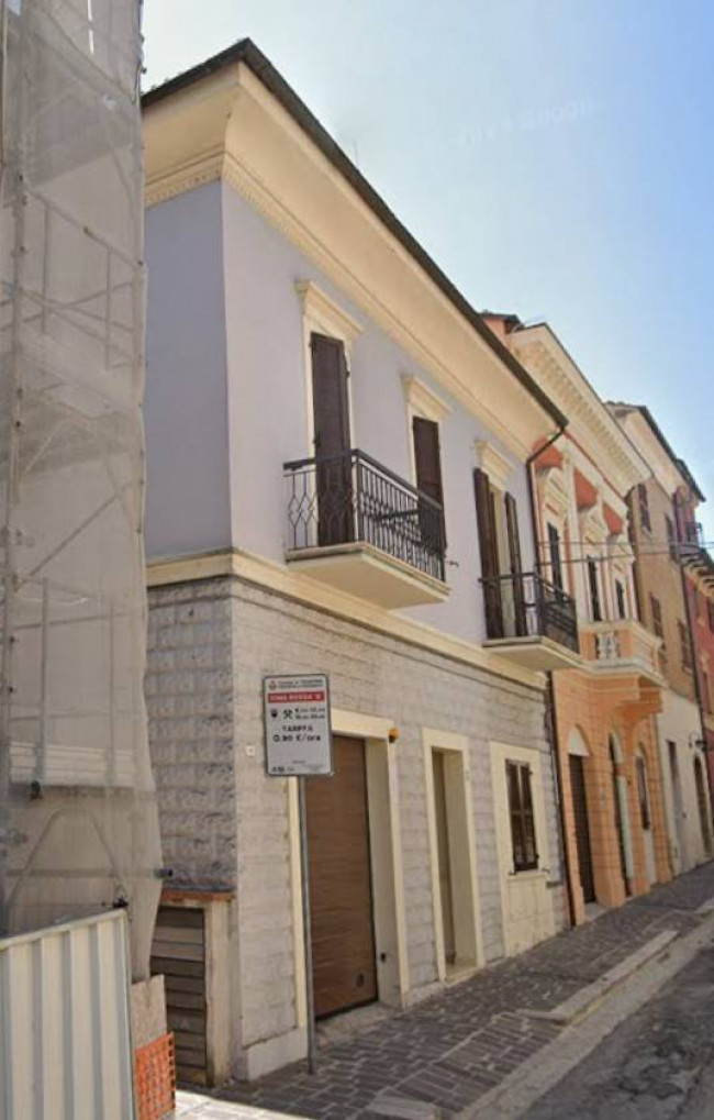 CASA CIELO/TERRA in Vendita a Tolentino