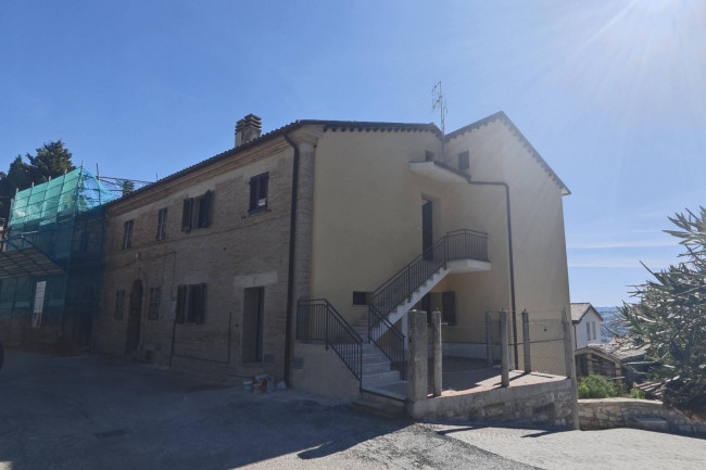 Apartment for Sale to Serrapetrona