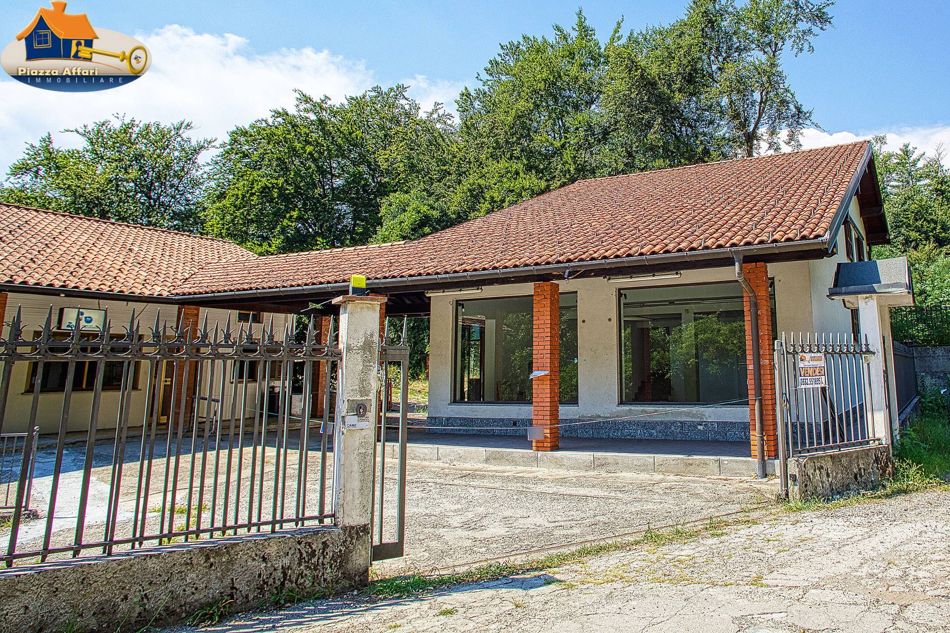 Locale commerciale in vendita a Grantola