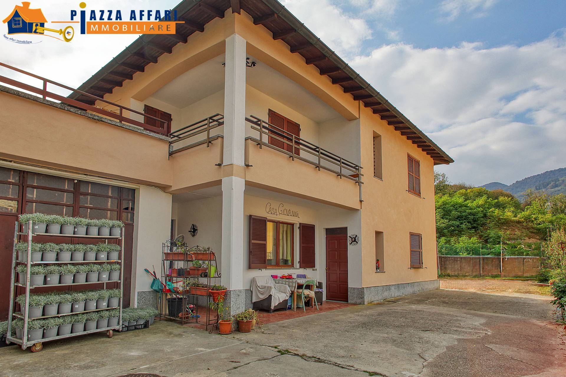 Villa Bifamigliare in vendita a Lavena Ponte Tresa