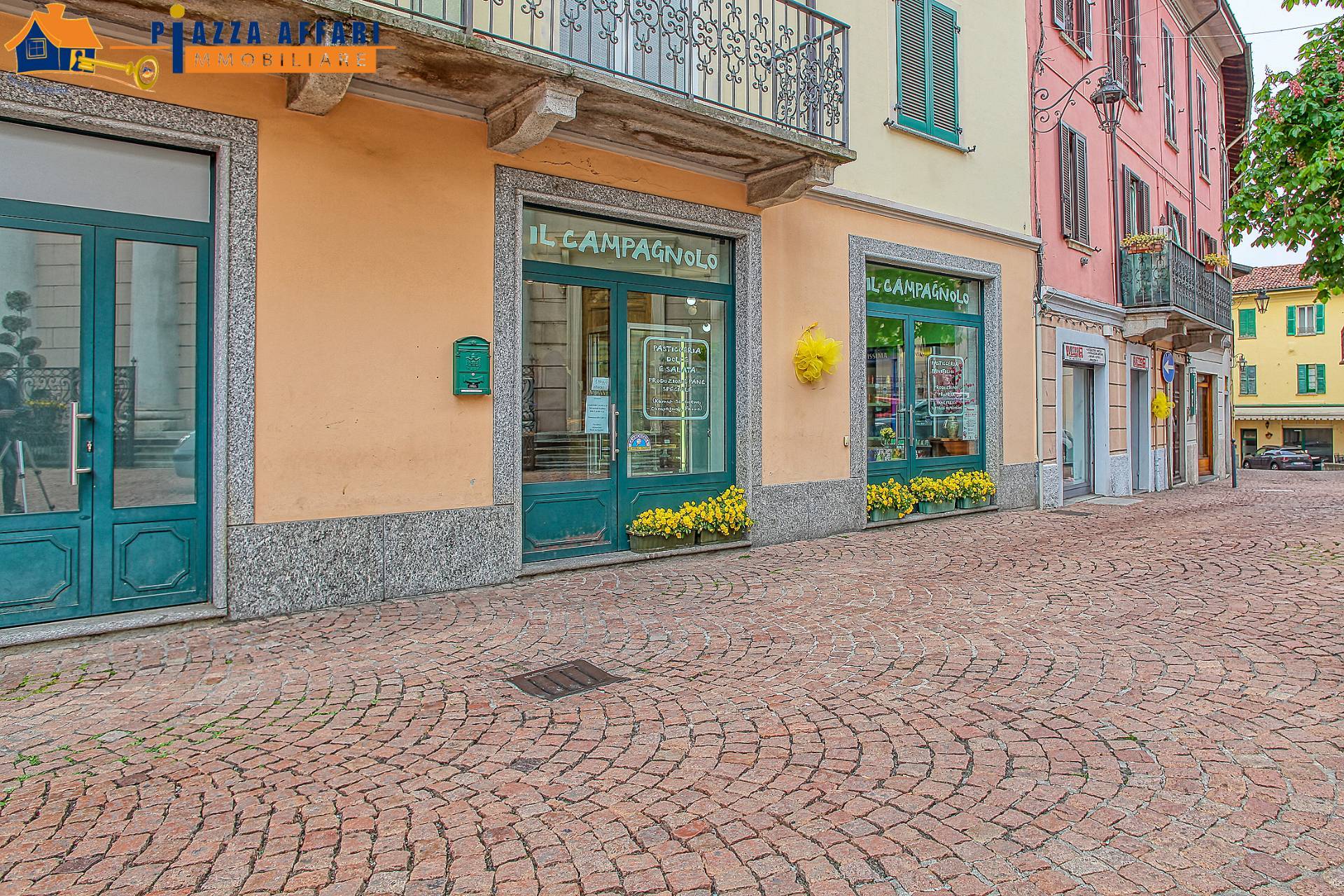 Attività commerciale in vendita a Luino