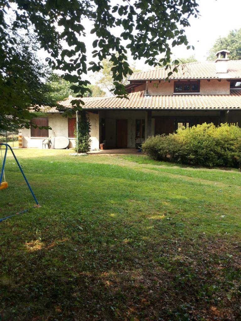 Villa in vendita a Varano Borghi