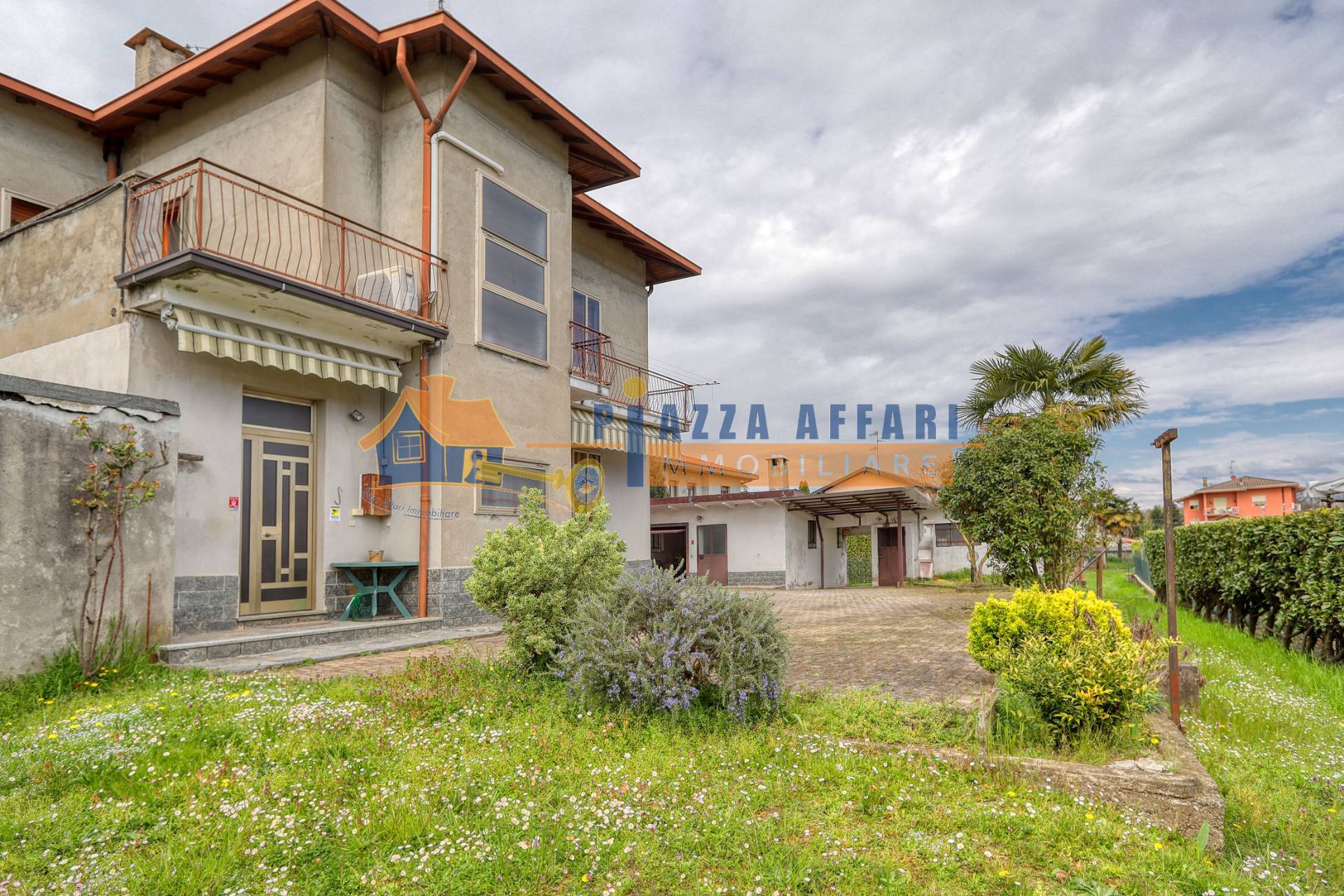 Porzione di Casa Terra / Cielo in vendita a Caronno Varesino