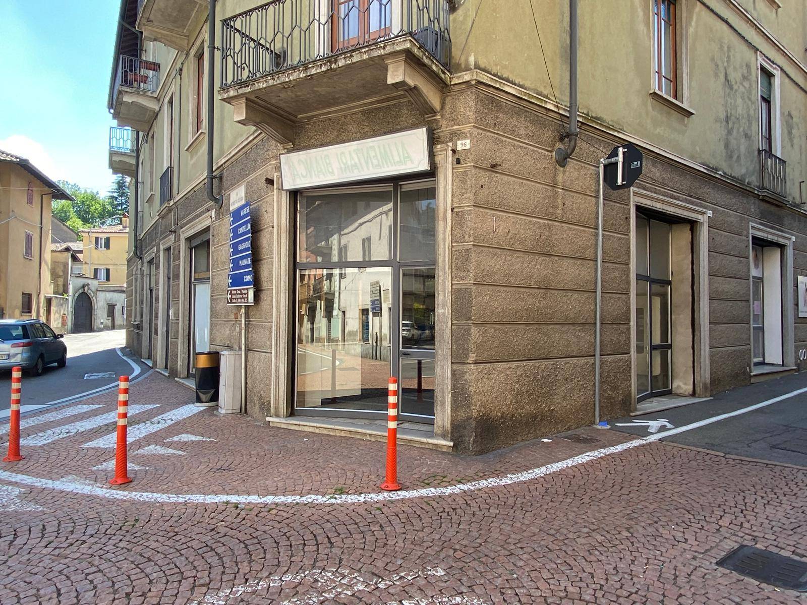 Locale commerciale in vendita a Viggiù