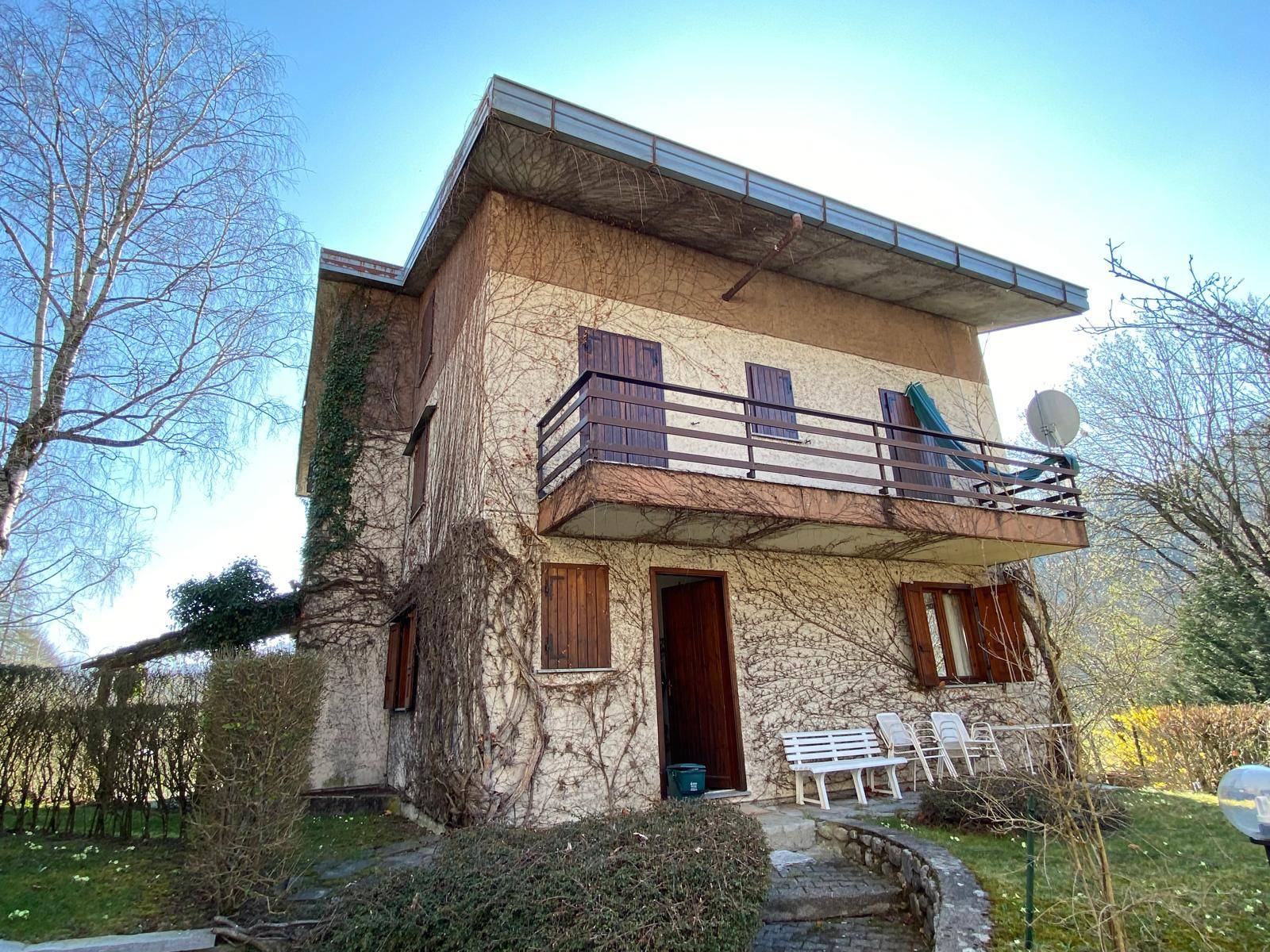 Villa Bifamigliare in vendita a Alta Valle Intelvi