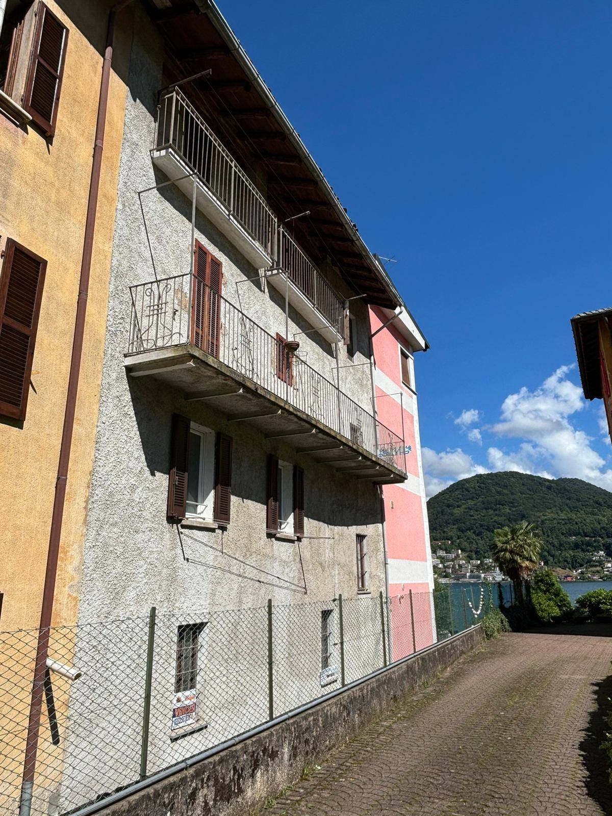 Appartamento in vendita a Lavena Ponte Tresa