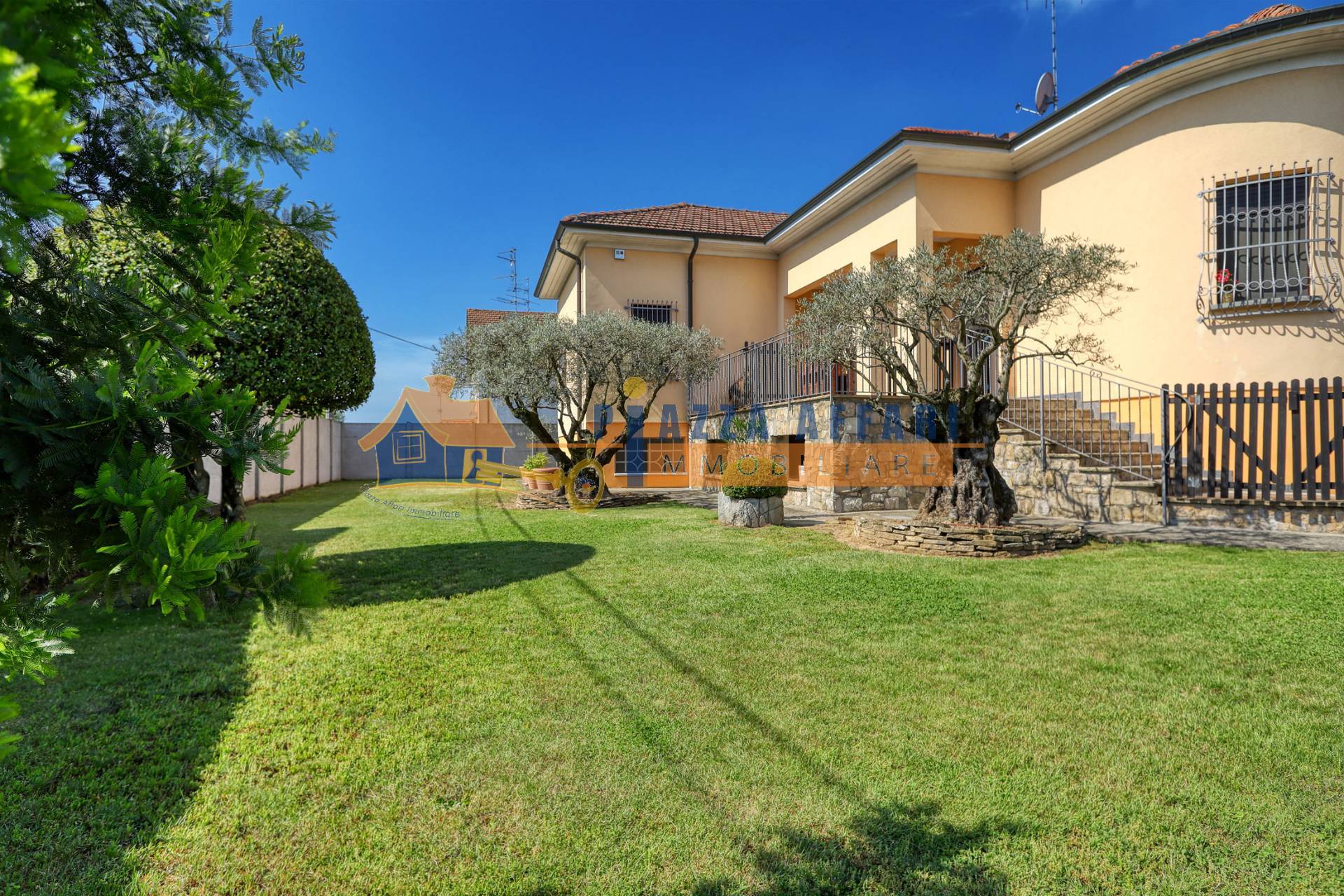 Villa in vendita a Carnago