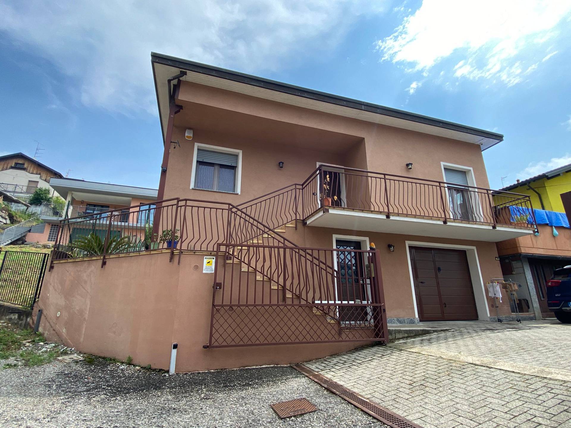 Casa singola in vendita a Luino