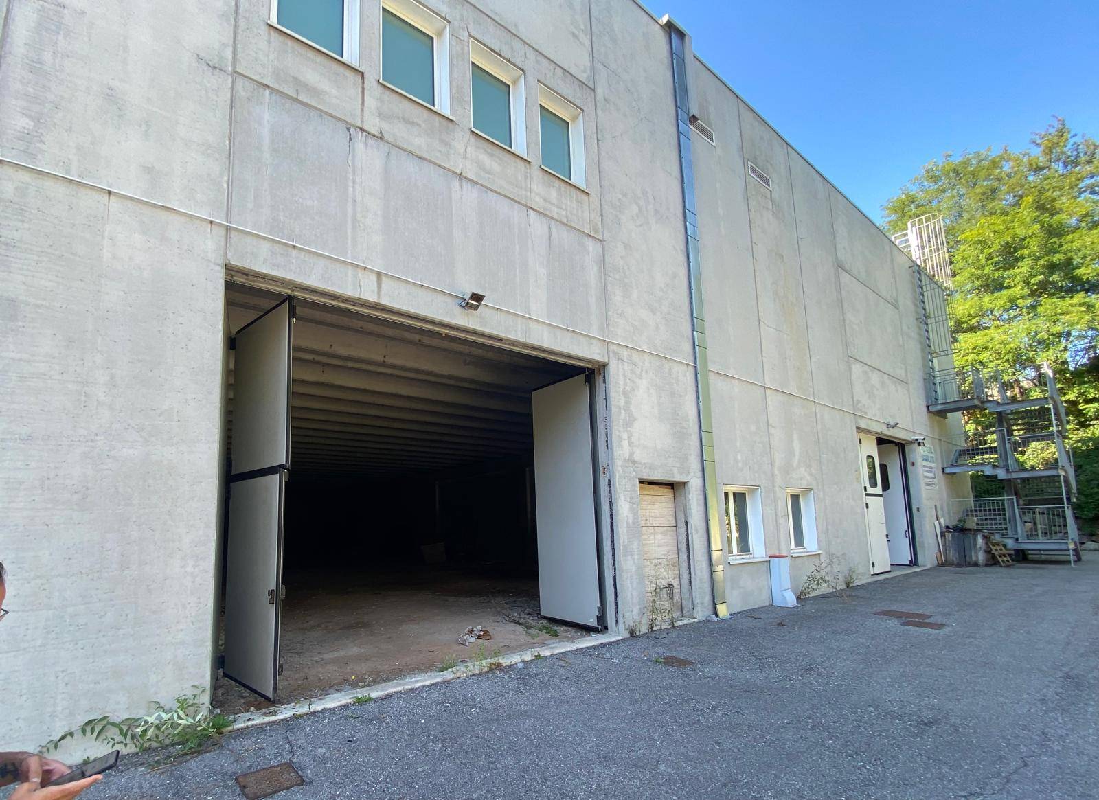 Capannone in vendita a Cugliate-Fabiasco