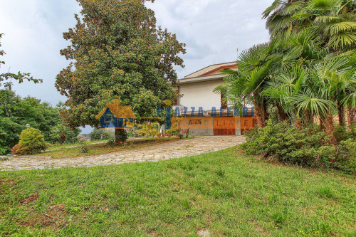 Villa in vendita a Oggiona con Santo Stefano
