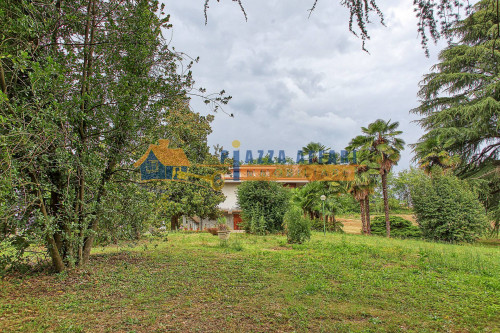 Villa in vendita a Oggiona con Santo Stefano