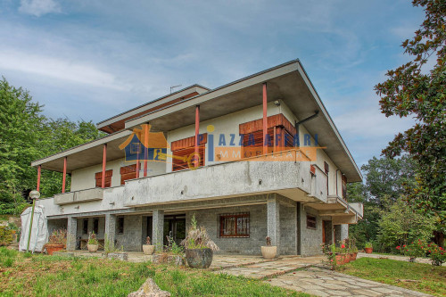 Villa in vendita a Oggiona con Santo Stefano