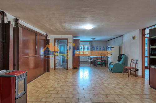 Villa in vendita a Oggiona con Santo Stefano